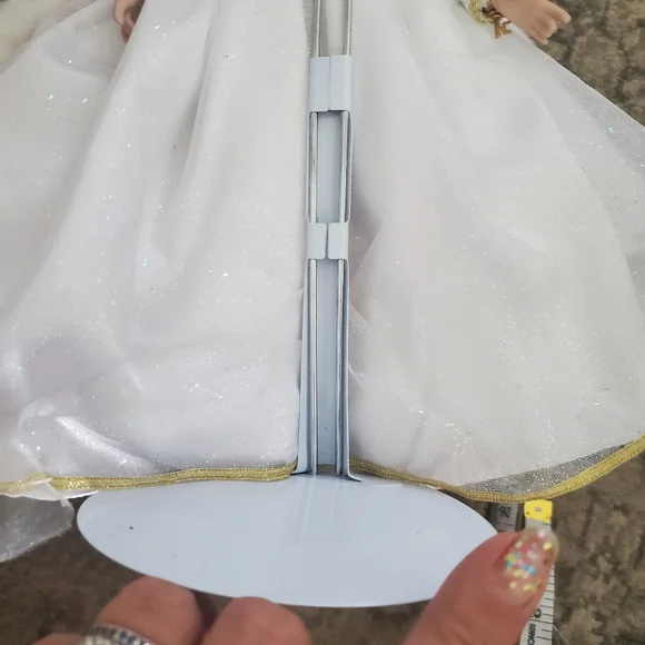 Disney snow white collectable doll - Picture 7 of 10